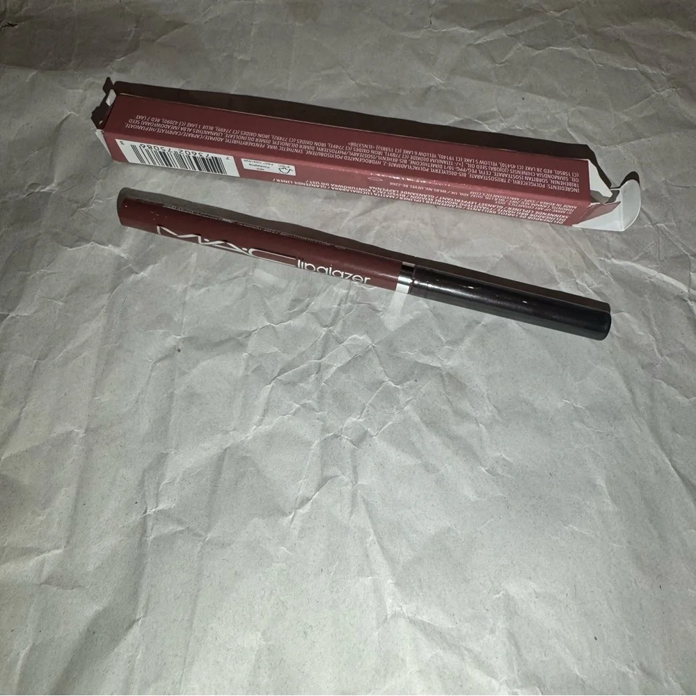 Mac lip glazer glossy lip liner